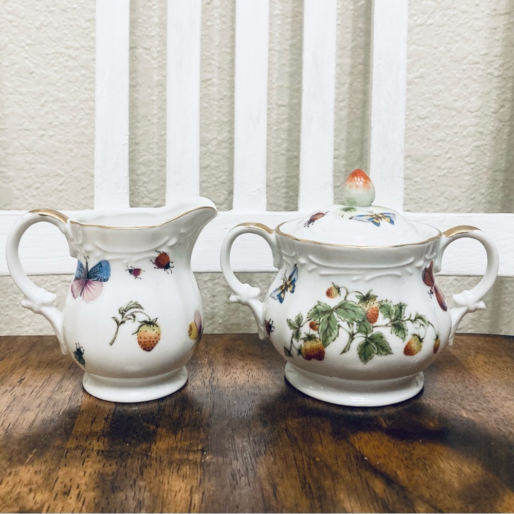 Lenwile China Cream & Sugar w/lid #6176. Ardalt Hand-Painted Strawberry Cottage